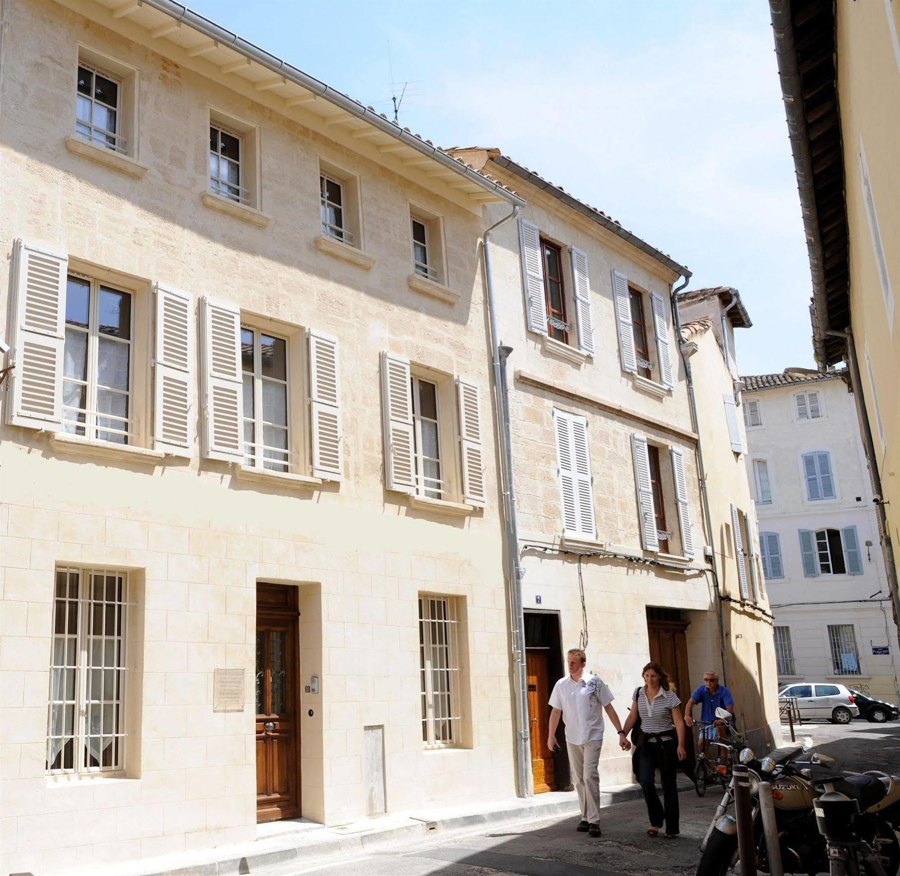 Autour Du Petit Paradis Avinhão Exterior foto